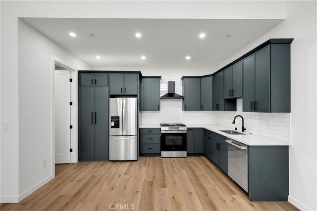 22920 Califa Street B, Woodland Hills, CA 91367