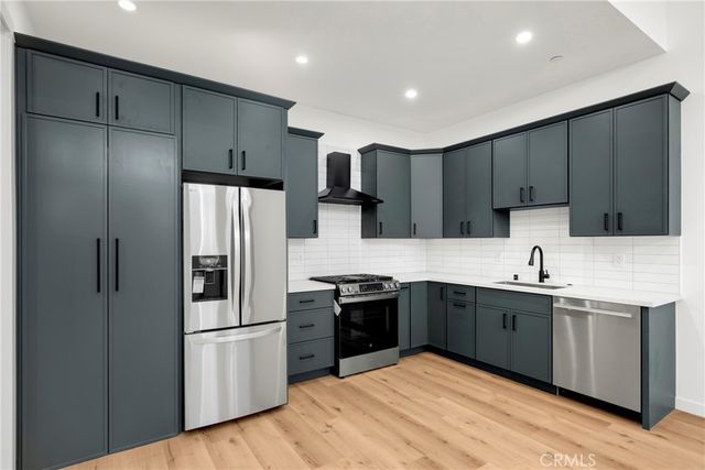 22920 Califa Street B, Woodland Hills, CA 91367