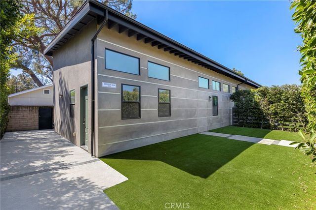 22920 Califa Street B, Woodland Hills, CA 91367
