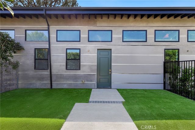 22920 Califa Street B, Woodland Hills, CA 91367