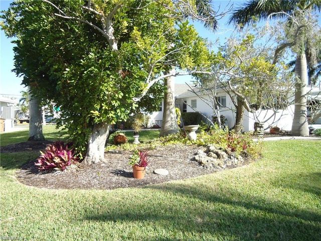 2012 SE 47th ST, Cape Coral, FL 33904