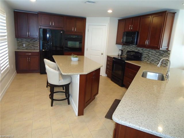 2012 SE 47th ST, Cape Coral, FL 33904