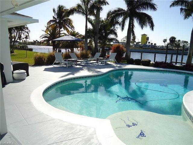 2012 SE 47th ST, Cape Coral, FL 33904