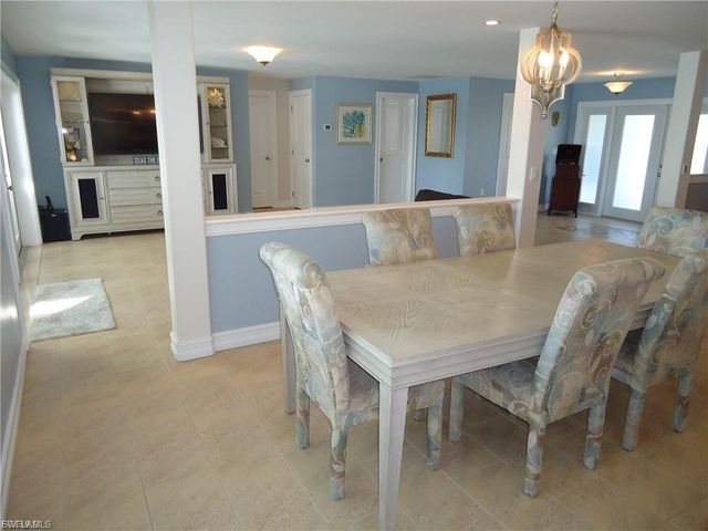 2012 SE 47th ST, Cape Coral, FL 33904