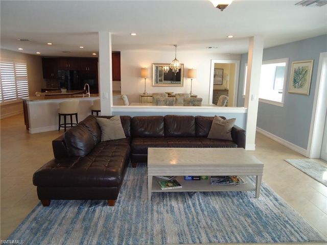 2012 SE 47th ST, Cape Coral, FL 33904