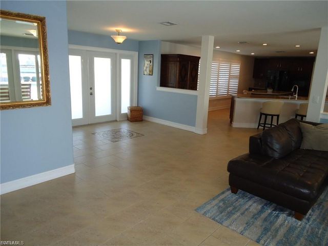 2012 SE 47th ST, Cape Coral, FL 33904