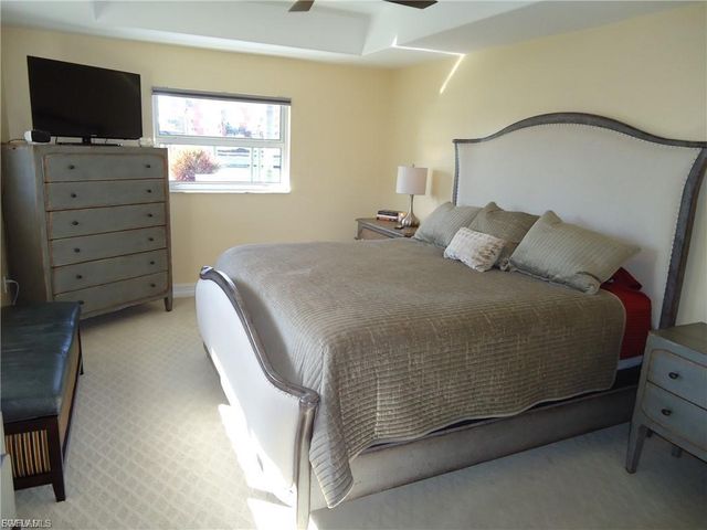 2012 SE 47th ST, Cape Coral, FL 33904