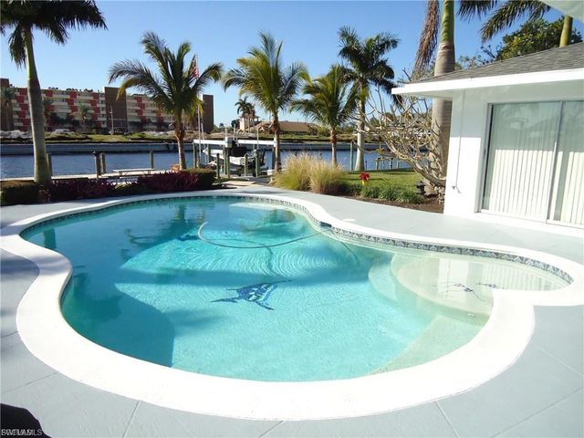 2012 SE 47th ST, Cape Coral, FL 33904