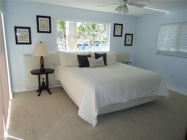 2012 SE 47th ST, Cape Coral, FL 33904