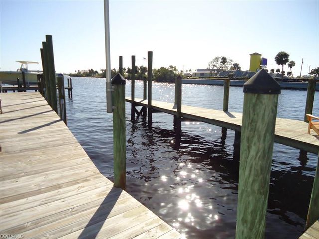 2012 SE 47th ST, Cape Coral, FL 33904