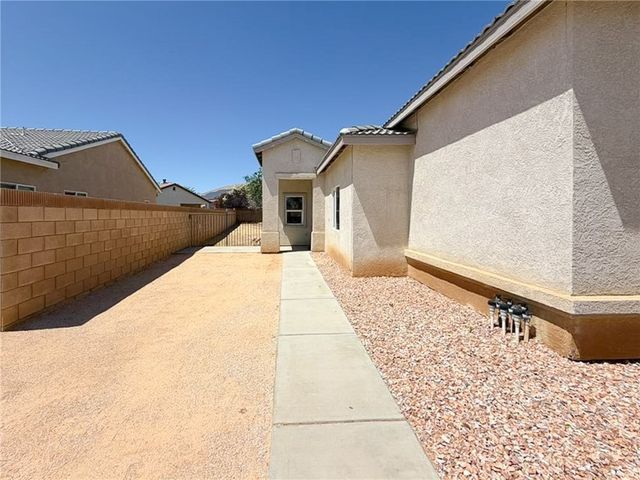 44115 Greentree Court, Lancaster, CA 93535