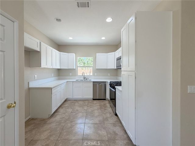 44115 Greentree Court, Lancaster, CA 93535