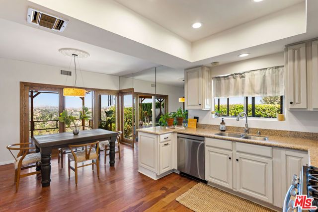 4535 San Blas Avenue, Woodland Hills (los Angeles), CA 91364