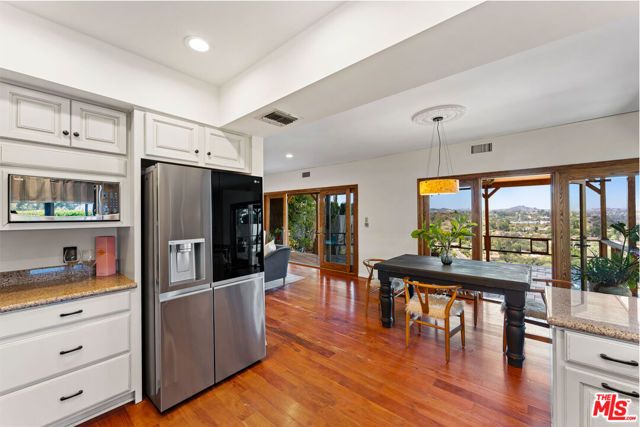 4535 San Blas Avenue, Woodland Hills (los Angeles), CA 91364