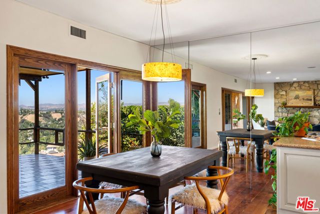 4535 San Blas Avenue, Woodland Hills (los Angeles), CA 91364