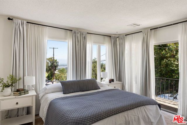 4535 San Blas Avenue, Woodland Hills (los Angeles), CA 91364