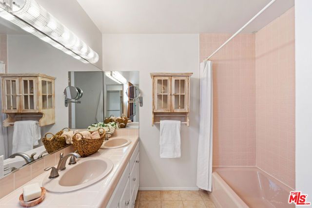 4535 San Blas Avenue, Woodland Hills (los Angeles), CA 91364