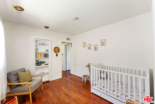 4535 San Blas Avenue, Woodland Hills (los Angeles), CA 91364