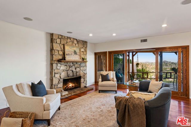 4535 San Blas Avenue, Woodland Hills (los Angeles), CA 91364