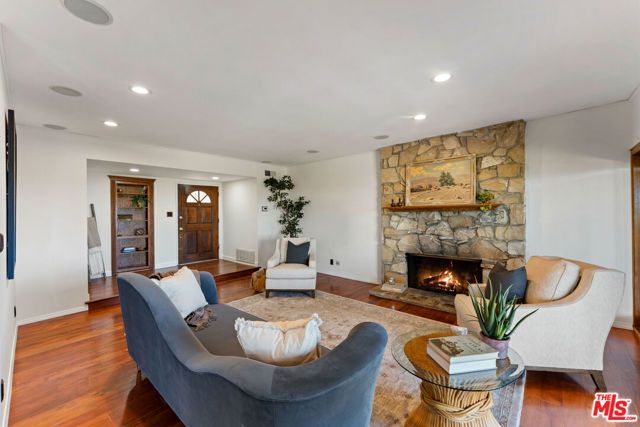 4535 San Blas Avenue, Woodland Hills (los Angeles), CA 91364
