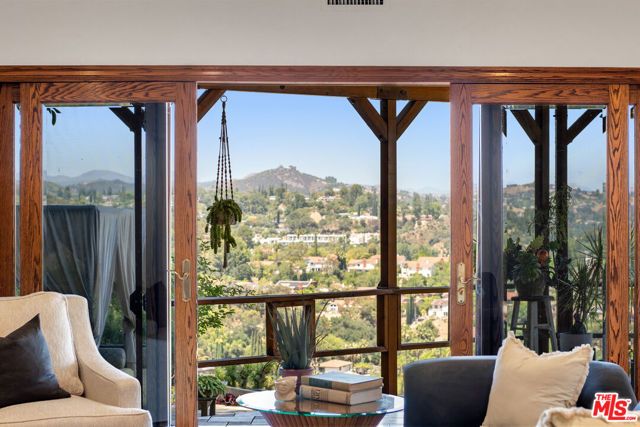 4535 San Blas Avenue, Woodland Hills (los Angeles), CA 91364