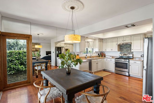4535 San Blas Avenue, Woodland Hills (los Angeles), CA 91364