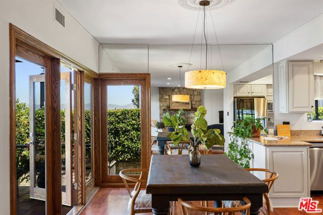 4535 San Blas Avenue, Woodland Hills (los Angeles), CA 91364