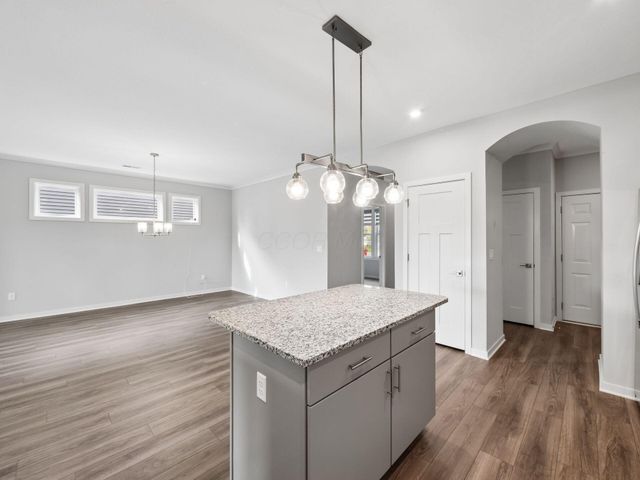 6252 Windcliff Drive, Grove City, OH 43123