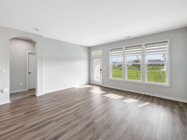 6252 Windcliff Drive, Grove City, OH 43123