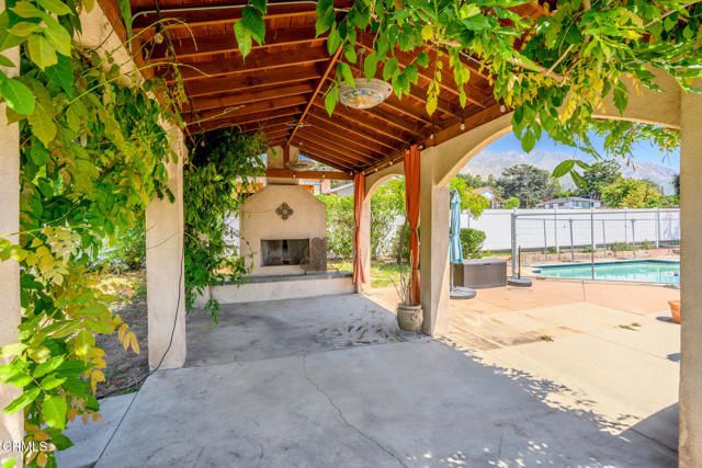 3360 Glenrose Avenue, Altadena, CA 91001