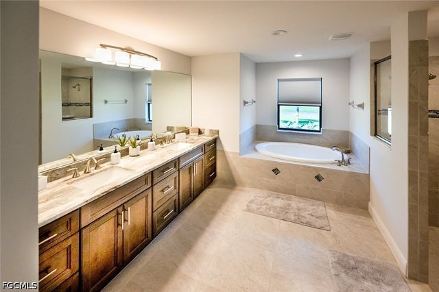 2906 SE 8th AVE, Cape Coral, FL 33904