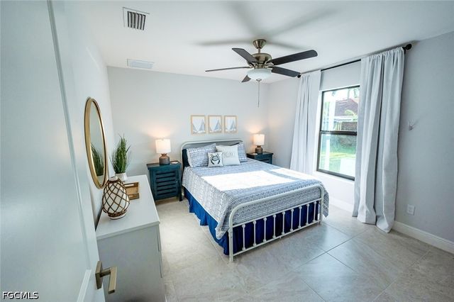 2906 SE 8th AVE, Cape Coral, FL 33904