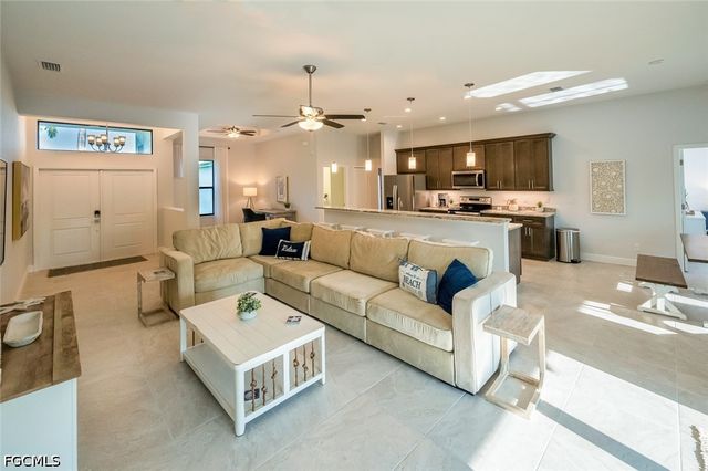2906 SE 8th AVE, Cape Coral, FL 33904