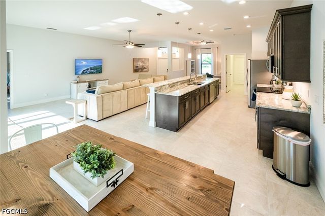 2906 SE 8th AVE, Cape Coral, FL 33904