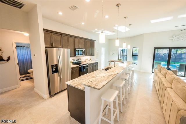 2906 SE 8th AVE, Cape Coral, FL 33904