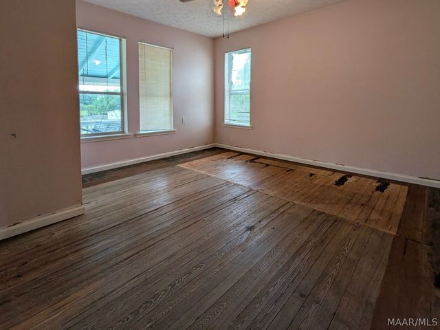112 Ragan Drive, Wetumpka, AL 36092