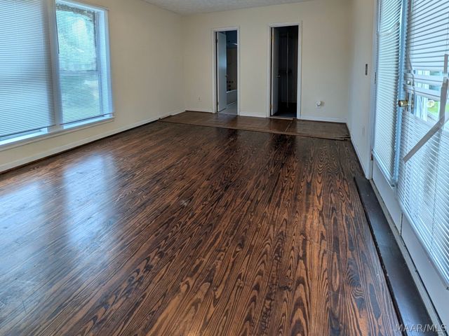 112 Ragan Drive, Wetumpka, AL 36092