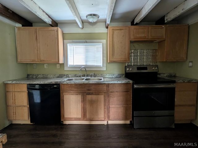 112 Ragan Drive, Wetumpka, AL 36092