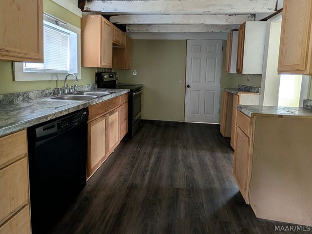 112 Ragan Drive, Wetumpka, AL 36092