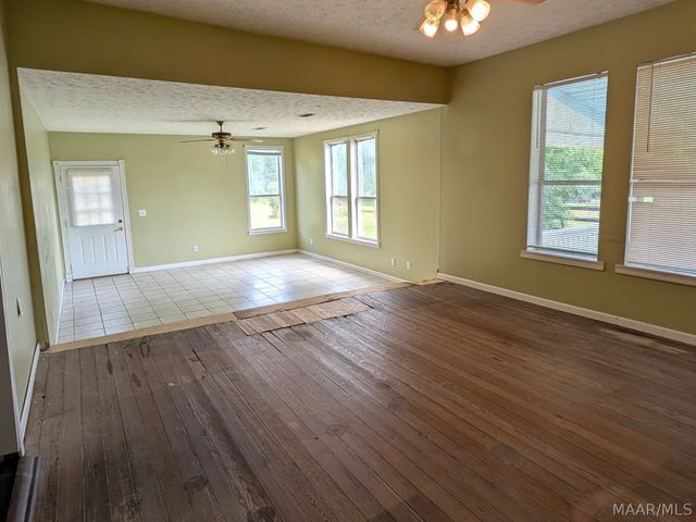 112 Ragan Drive, Wetumpka, AL 36092