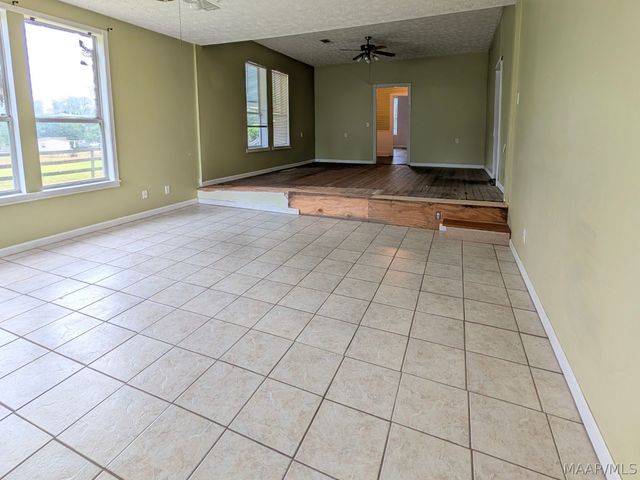 112 Ragan Drive, Wetumpka, AL 36092