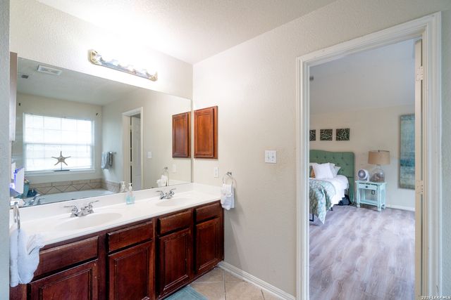 1203 Sand Wedge, San Antonio, TX 78258