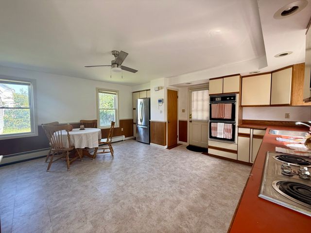 18 Ford St, Brockton, MA 02301