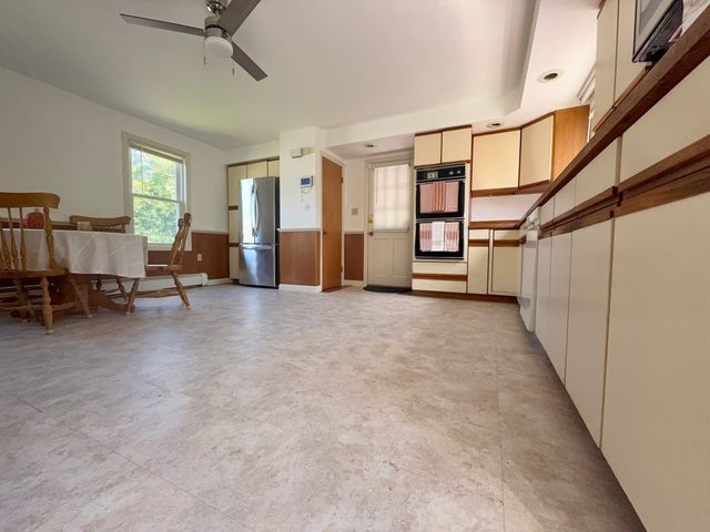 18 Ford St, Brockton, MA 02301