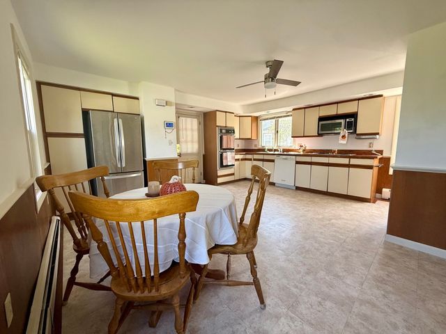 18 Ford St, Brockton, MA 02301
