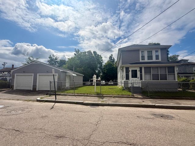 18 Ford St, Brockton, MA 02301