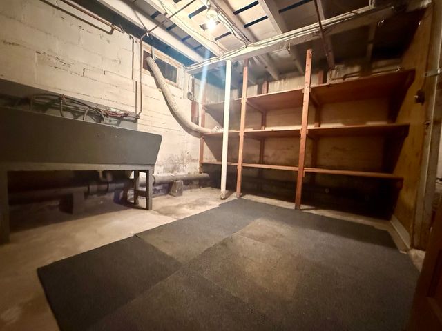 18 Ford St, Brockton, MA 02301