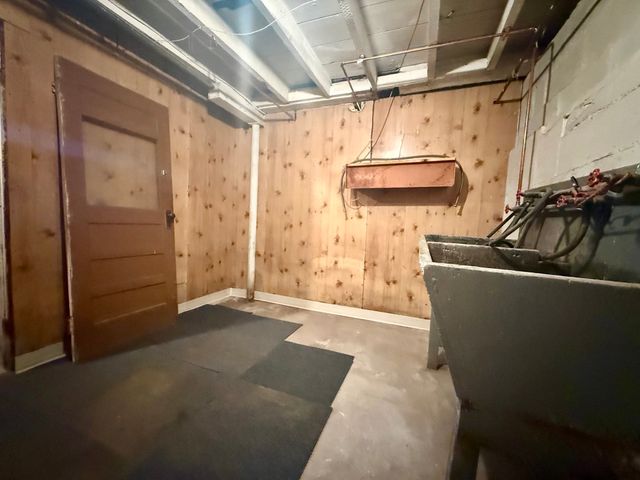 18 Ford St, Brockton, MA 02301