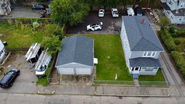 18 Ford St, Brockton, MA 02301