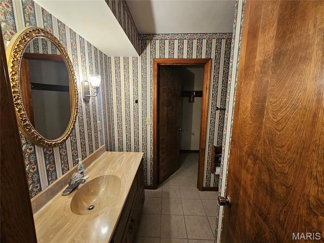 2 Rainbow Circle, Montgomery City, MO 63361